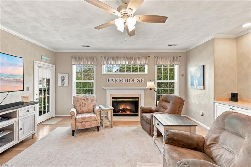 Photo 2 of 40 residential for sale in Virginia Beach virginia