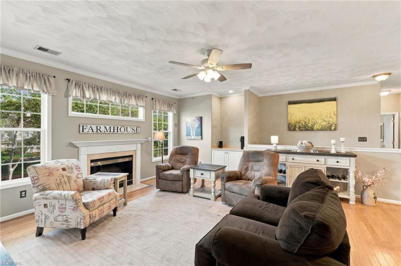 Photo 3 of 40 residential for sale in Virginia Beach virginia
