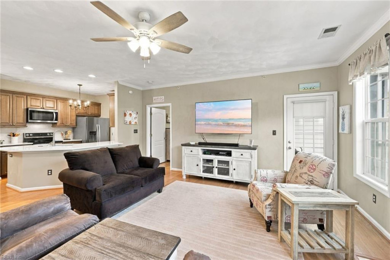 Photo 4 of 40 residential for sale in Virginia Beach virginia