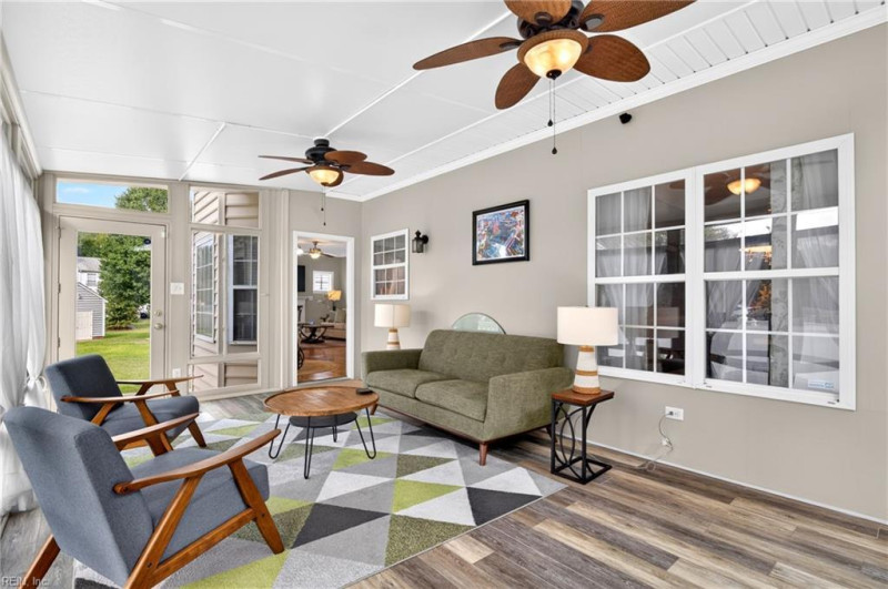 Photo 12 of 38 residential for sale in Hampton virginia