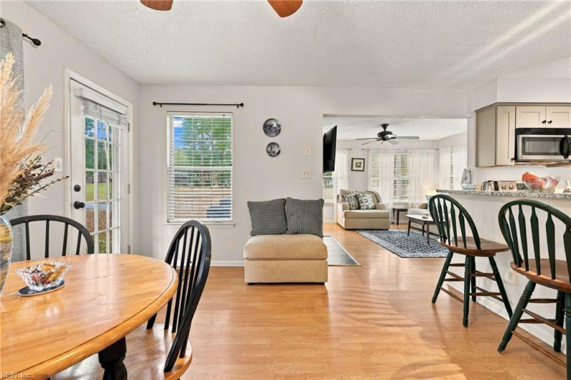 Photo 13 of 33 residential for sale in Virginia Beach virginia