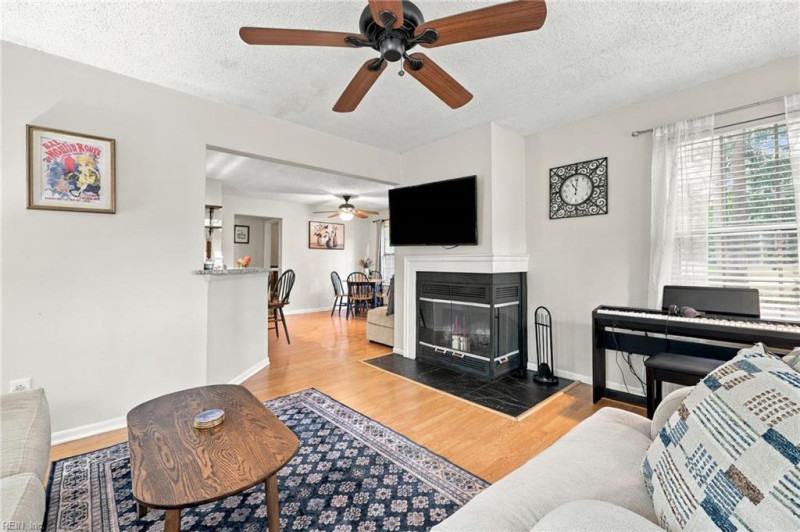 Photo 15 of 33 residential for sale in Virginia Beach virginia