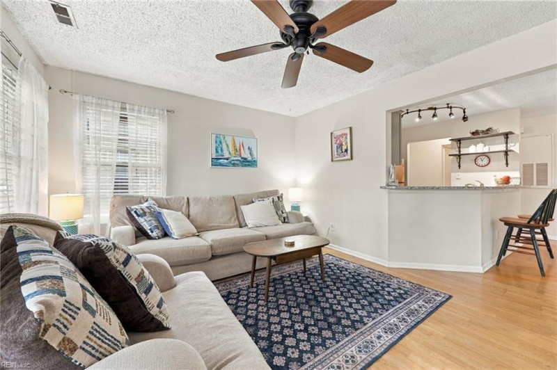 Photo 16 of 33 residential for sale in Virginia Beach virginia