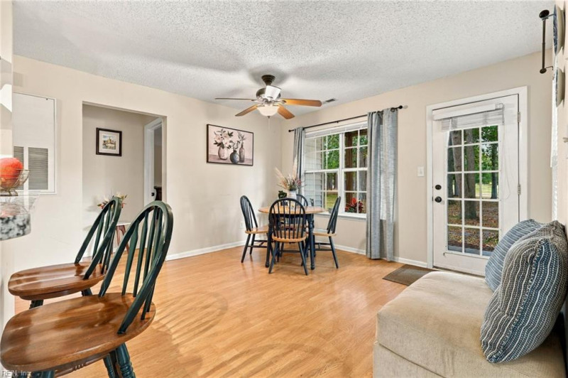 Photo 18 of 33 residential for sale in Virginia Beach virginia