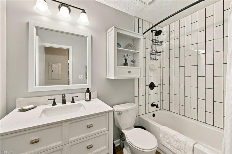 Photo 19 of 33 residential for sale in Virginia Beach virginia