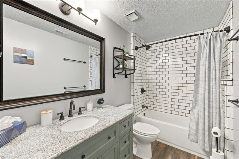 Photo 25 of 33 residential for sale in Virginia Beach virginia
