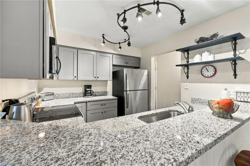 Photo 6 of 33 residential for sale in Virginia Beach virginia