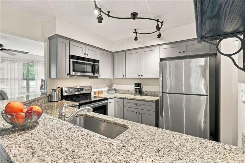 Photo 8 of 33 residential for sale in Virginia Beach virginia