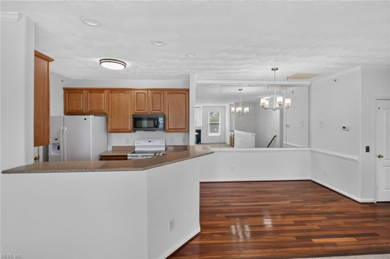 Photo 10 of 31 residential for sale in Virginia Beach virginia