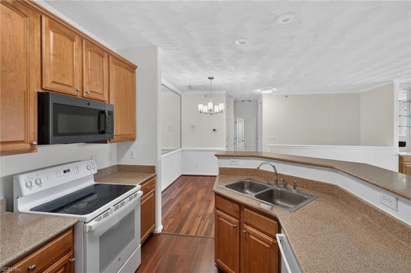 Photo 14 of 31 residential for sale in Virginia Beach virginia