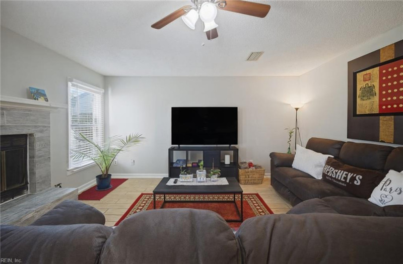 Photo 13 of 28 residential for sale in Virginia Beach virginia