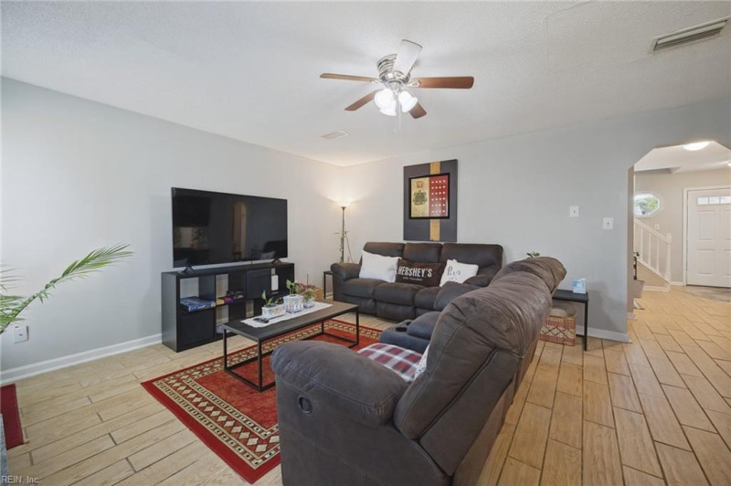 Photo 14 of 28 residential for sale in Virginia Beach virginia