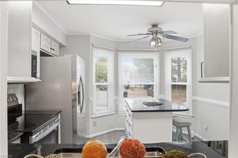 Photo 12 of 31 residential for sale in Virginia Beach virginia
