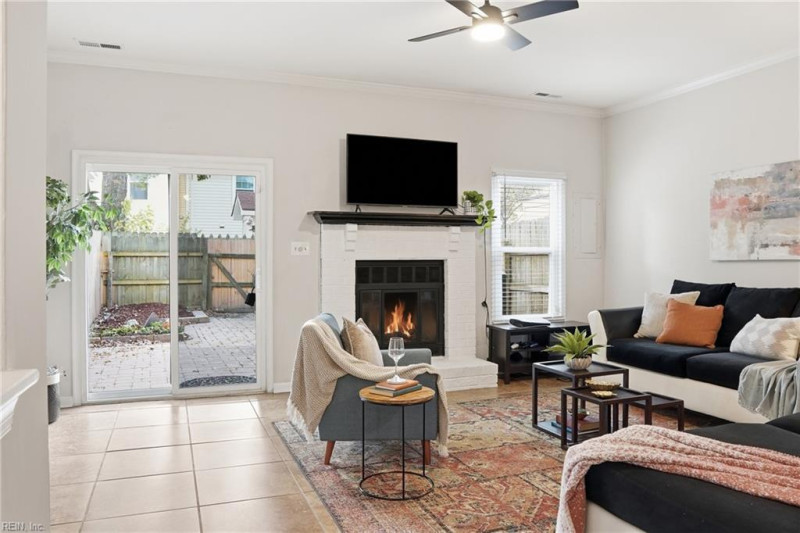 Photo 3 of 31 residential for sale in Virginia Beach virginia