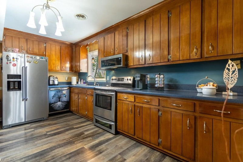 Photo 12 of 44 residential for sale in Newport News virginia