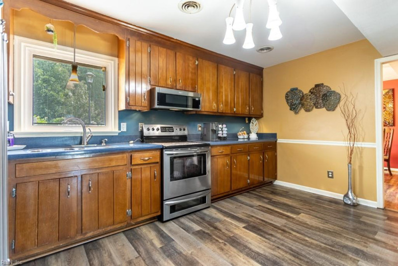 Photo 13 of 44 residential for sale in Newport News virginia