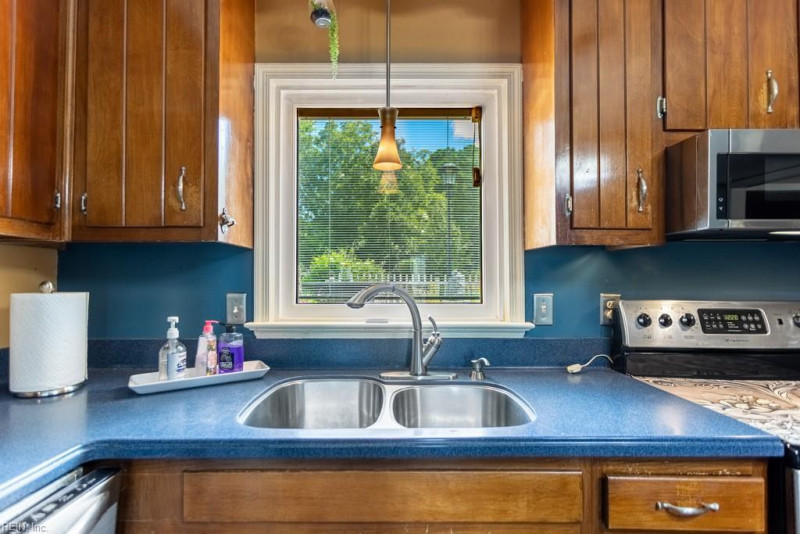 Photo 14 of 44 residential for sale in Newport News virginia