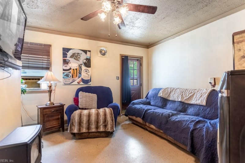 Photo 17 of 44 residential for sale in Newport News virginia
