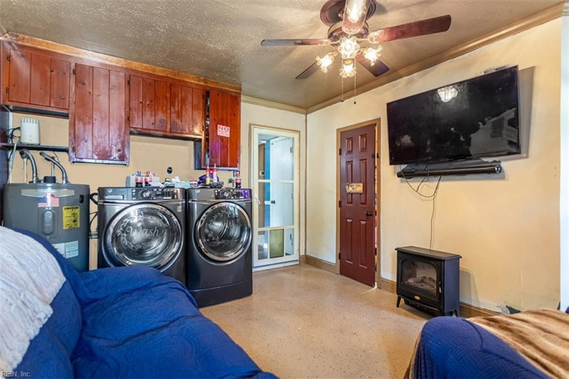 Photo 18 of 44 residential for sale in Newport News virginia