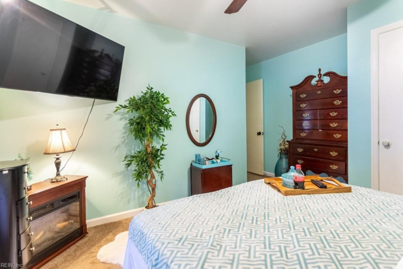 Photo 20 of 44 residential for sale in Newport News virginia