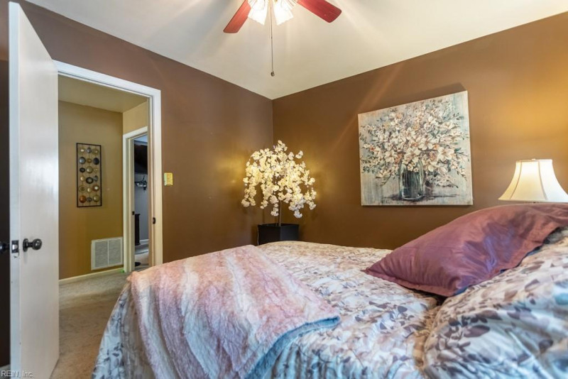 Photo 23 of 44 residential for sale in Newport News virginia