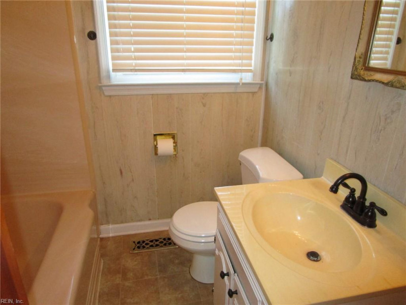 Photo 17 of 22 residential for sale in Hampton virginia