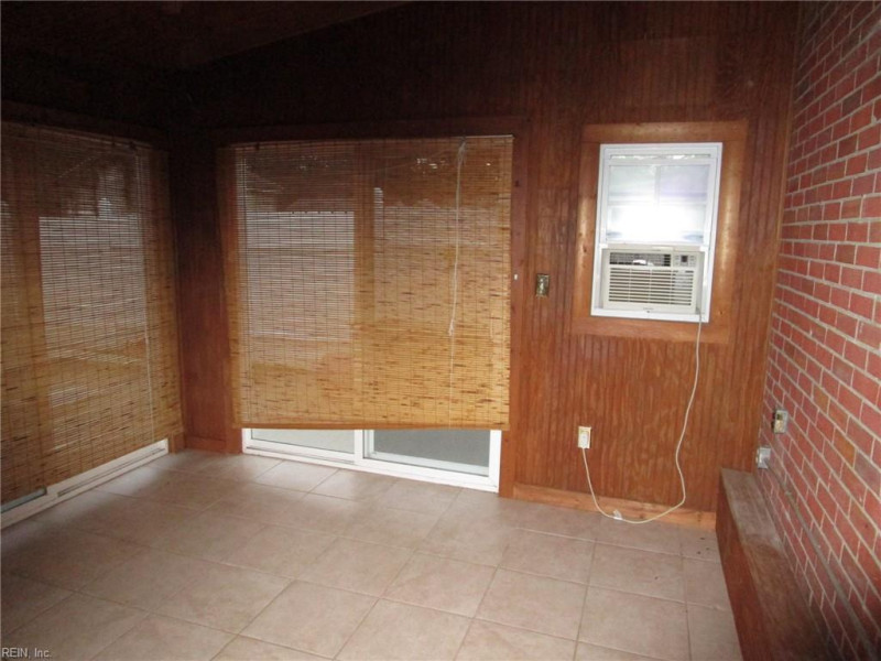 Photo 4 of 22 residential for sale in Hampton virginia
