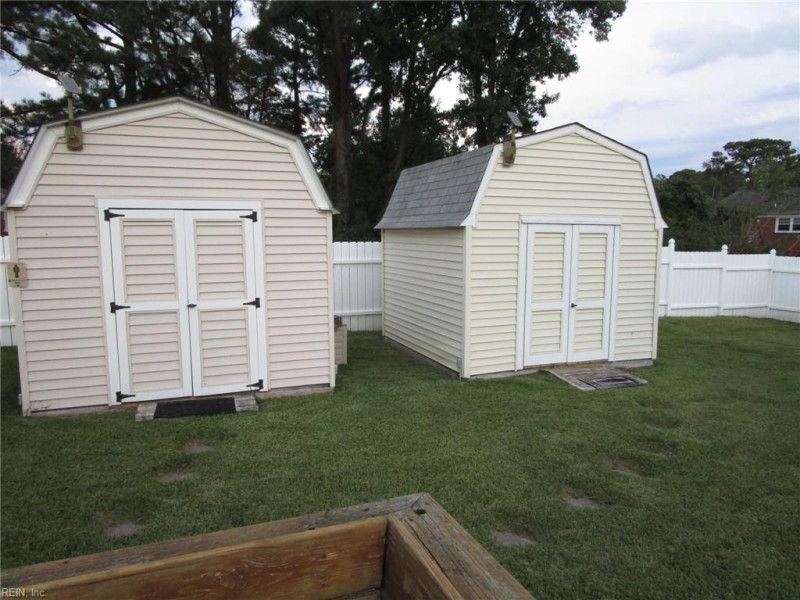 Photo 9 of 22 residential for sale in Hampton virginia
