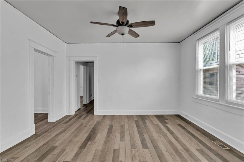 Photo 11 of 44 residential for sale in Norfolk virginia
