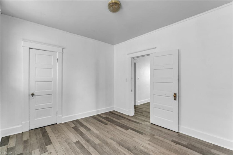 Photo 17 of 44 residential for sale in Norfolk virginia