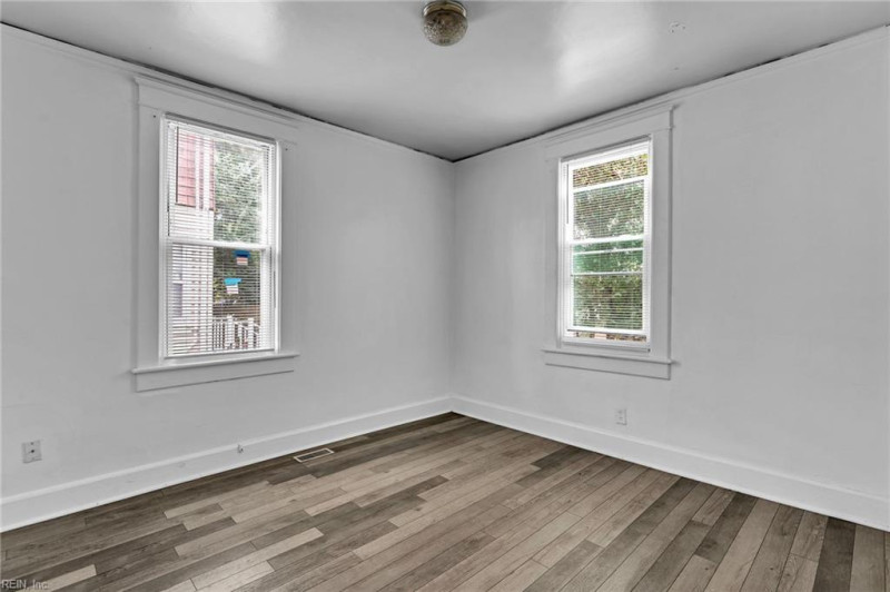Photo 19 of 44 residential for sale in Norfolk virginia