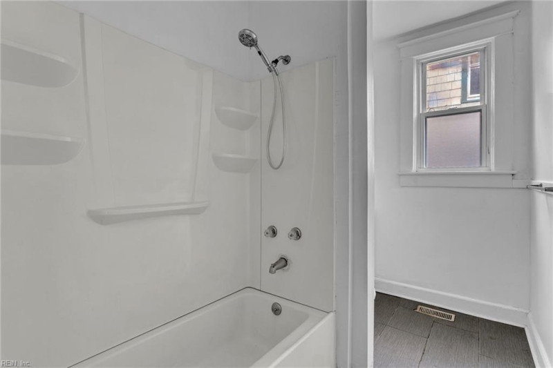 Photo 23 of 44 residential for sale in Norfolk virginia
