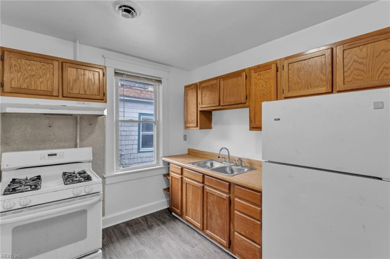 Photo 35 of 44 residential for sale in Norfolk virginia