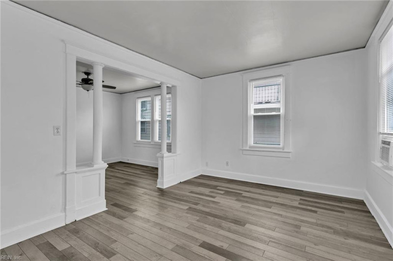 Photo 4 of 44 residential for sale in Norfolk virginia