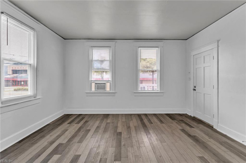 Photo 6 of 44 residential for sale in Norfolk virginia