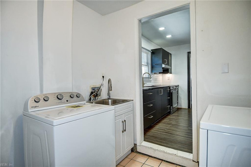 Photo 15 of 41 residential for sale in Virginia Beach virginia