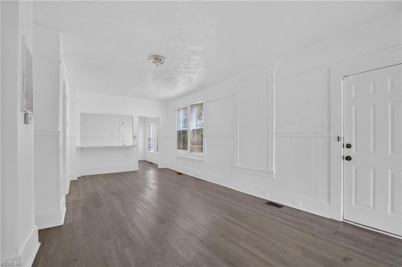Photo 11 of 40 residential for sale in Newport News virginia