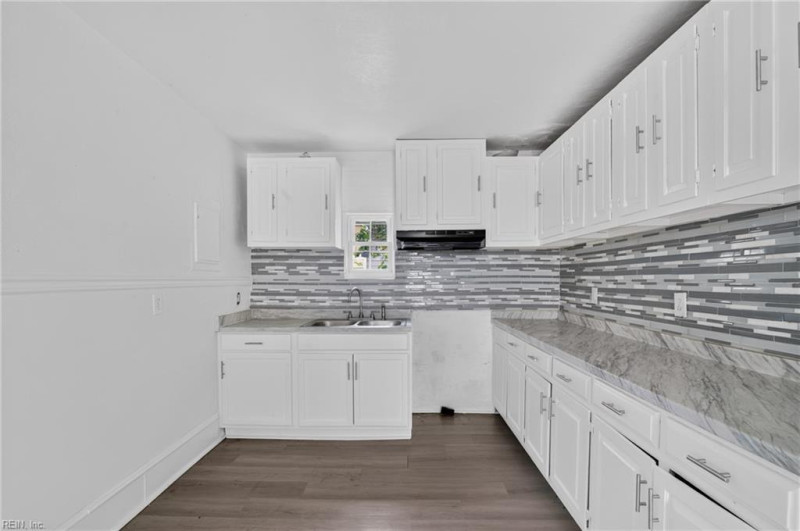Photo 17 of 40 residential for sale in Newport News virginia