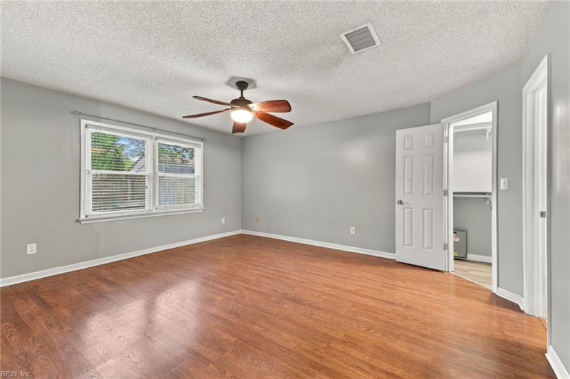 Photo 34 of 47 residential for sale in Chesapeake virginia Photo 34 of 47 residential for sale in Chesapeake virginia