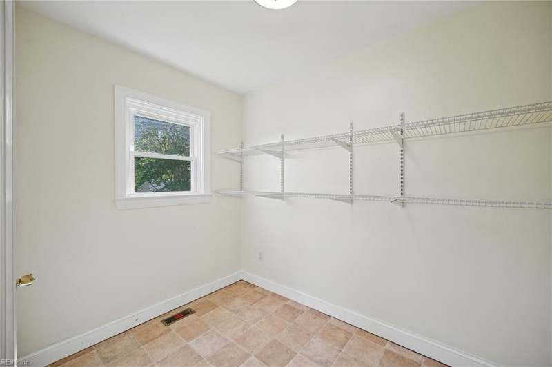 Photo 25 of 50 residential for sale in Sussex County virginia