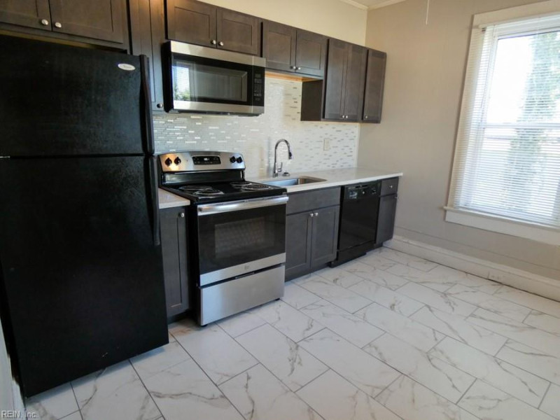 Photo 14 of 23 residential for sale in Norfolk virginia