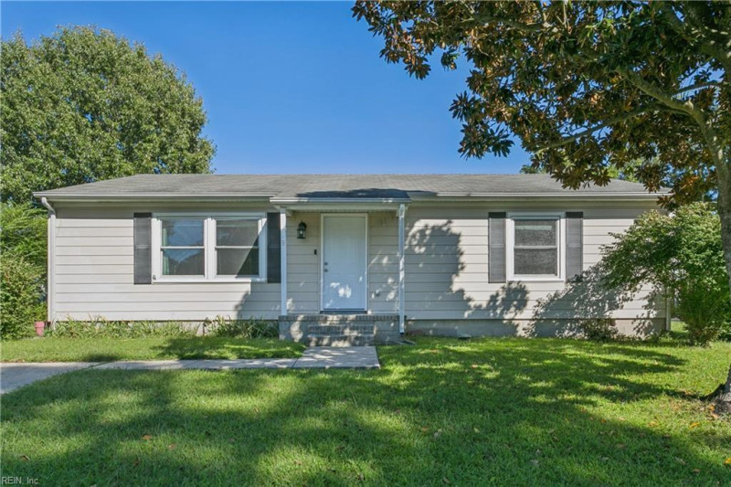 Photo 3 of 31 residential for sale in Newport News virginia