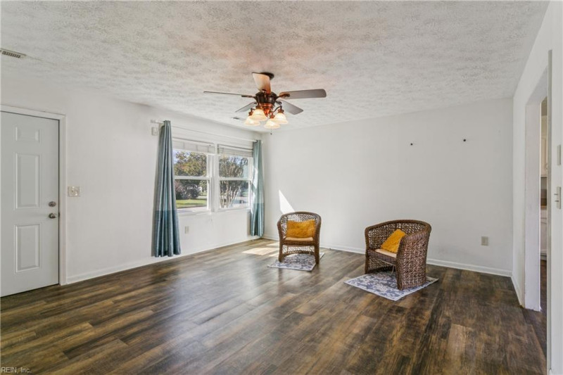 Photo 7 of 31 residential for sale in Newport News virginia