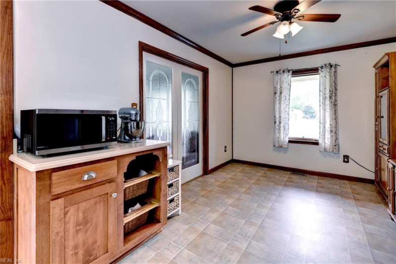 Photo 12 of 37 residential for sale in York County virginia