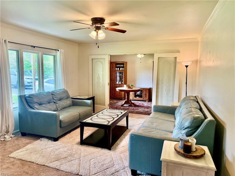 Photo 4 of 37 residential for sale in York County virginia