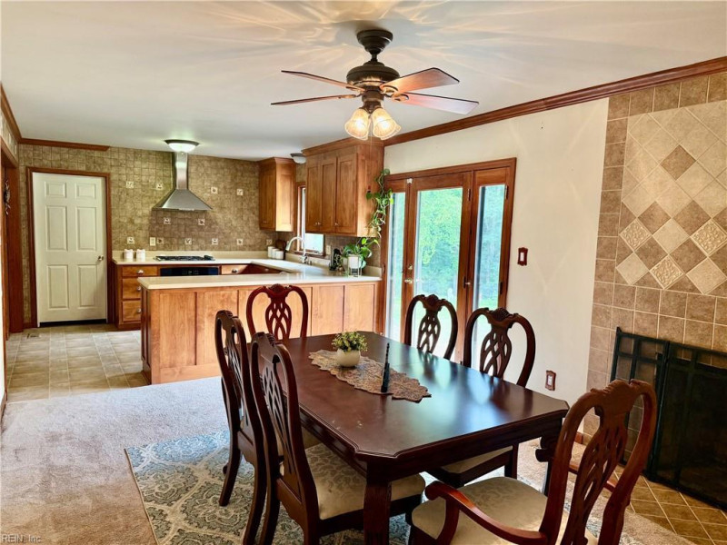 Photo 5 of 37 residential for sale in York County virginia