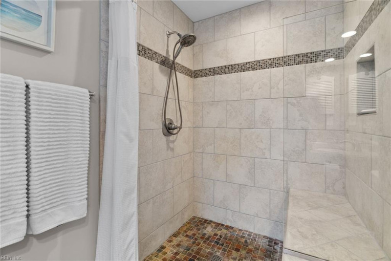 Photo 13 of 20 residential for sale in Virginia Beach virginia