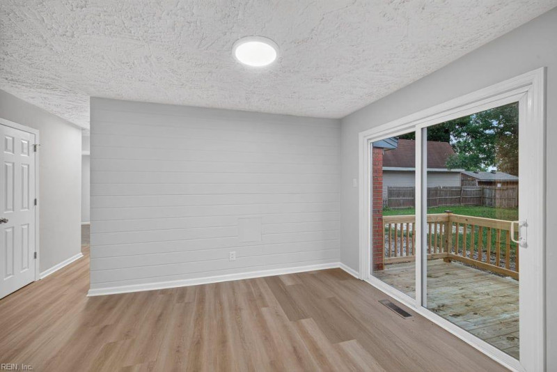 Photo 10 of 28 residential for sale in Portsmouth virginia