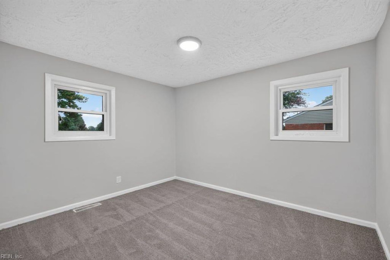 Photo 14 of 28 residential for sale in Portsmouth virginia