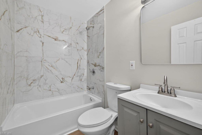 Photo 18 of 28 residential for sale in Portsmouth virginia